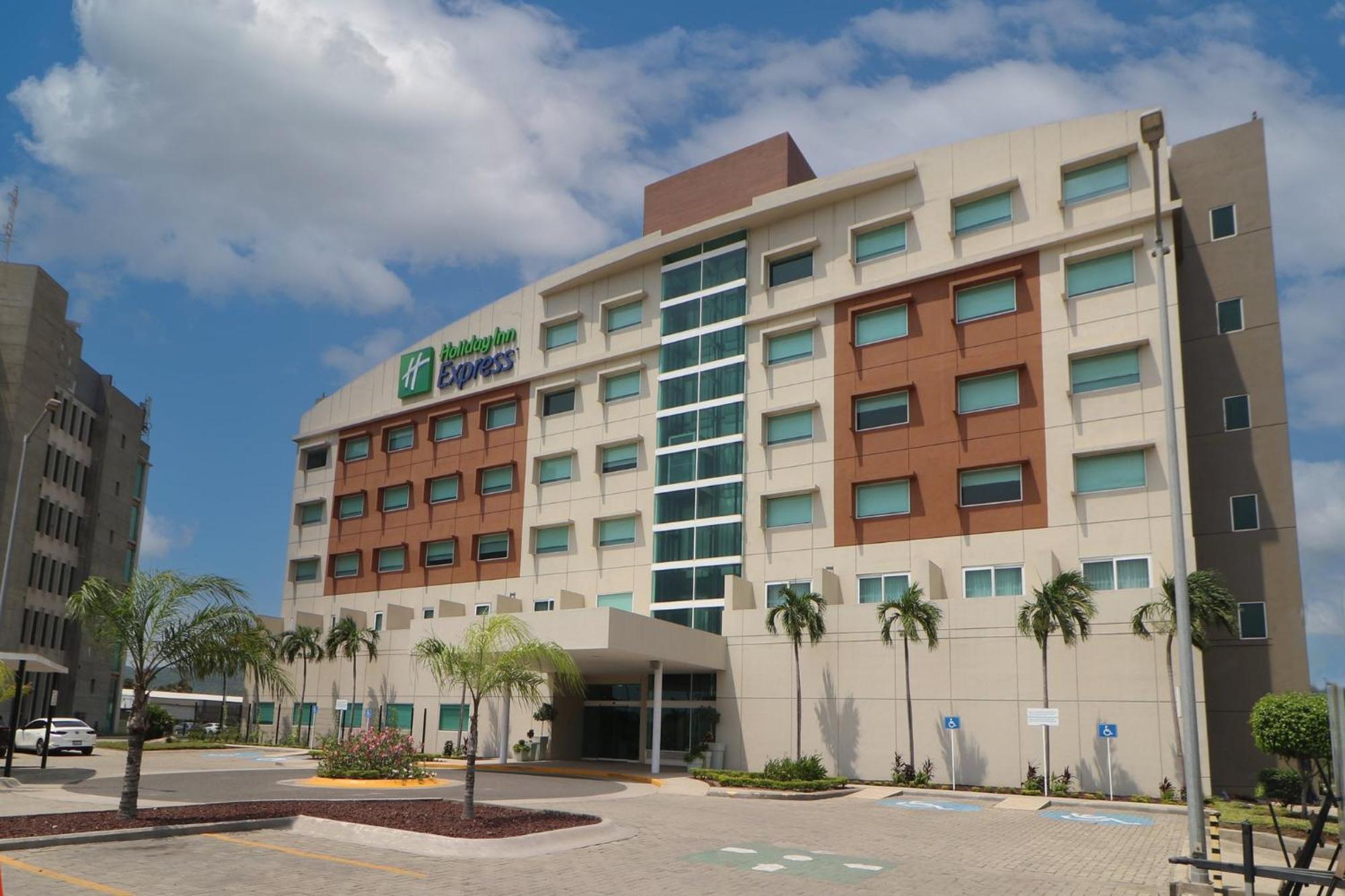 Holiday Inn Express Manzanillo By Ihg Экстерьер фото