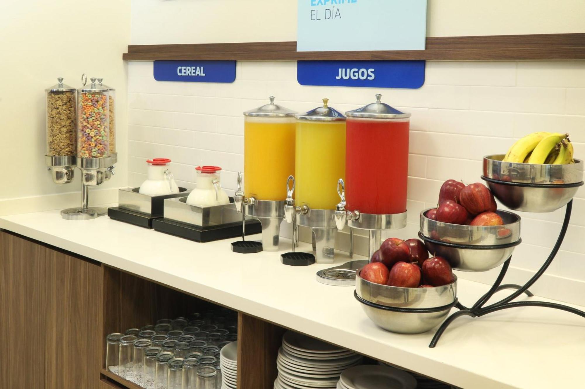 Holiday Inn Express Manzanillo By Ihg Экстерьер фото
