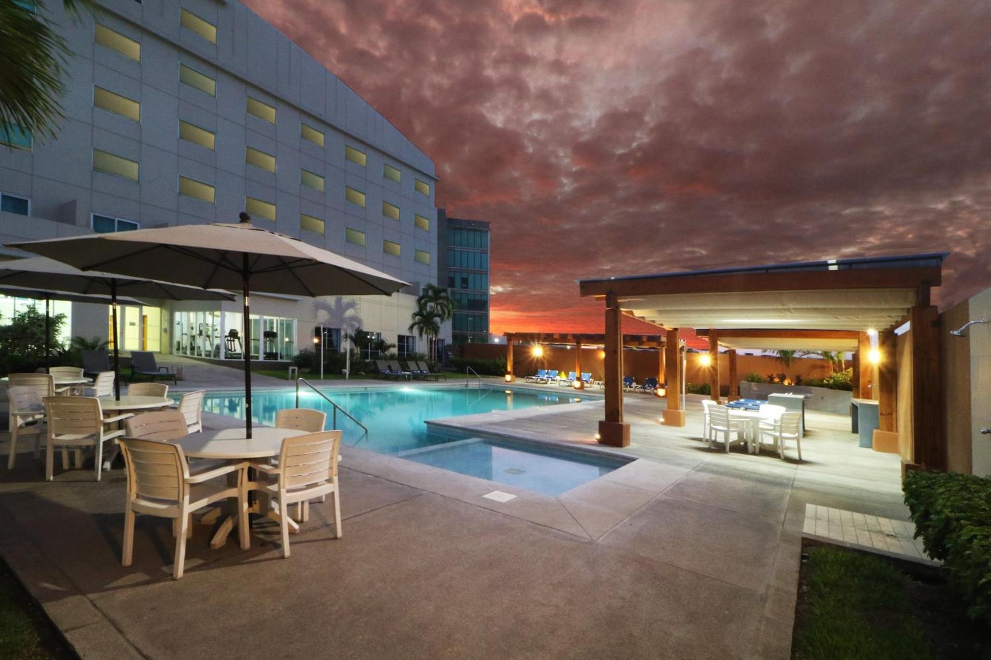 Holiday Inn Express Manzanillo By Ihg Экстерьер фото