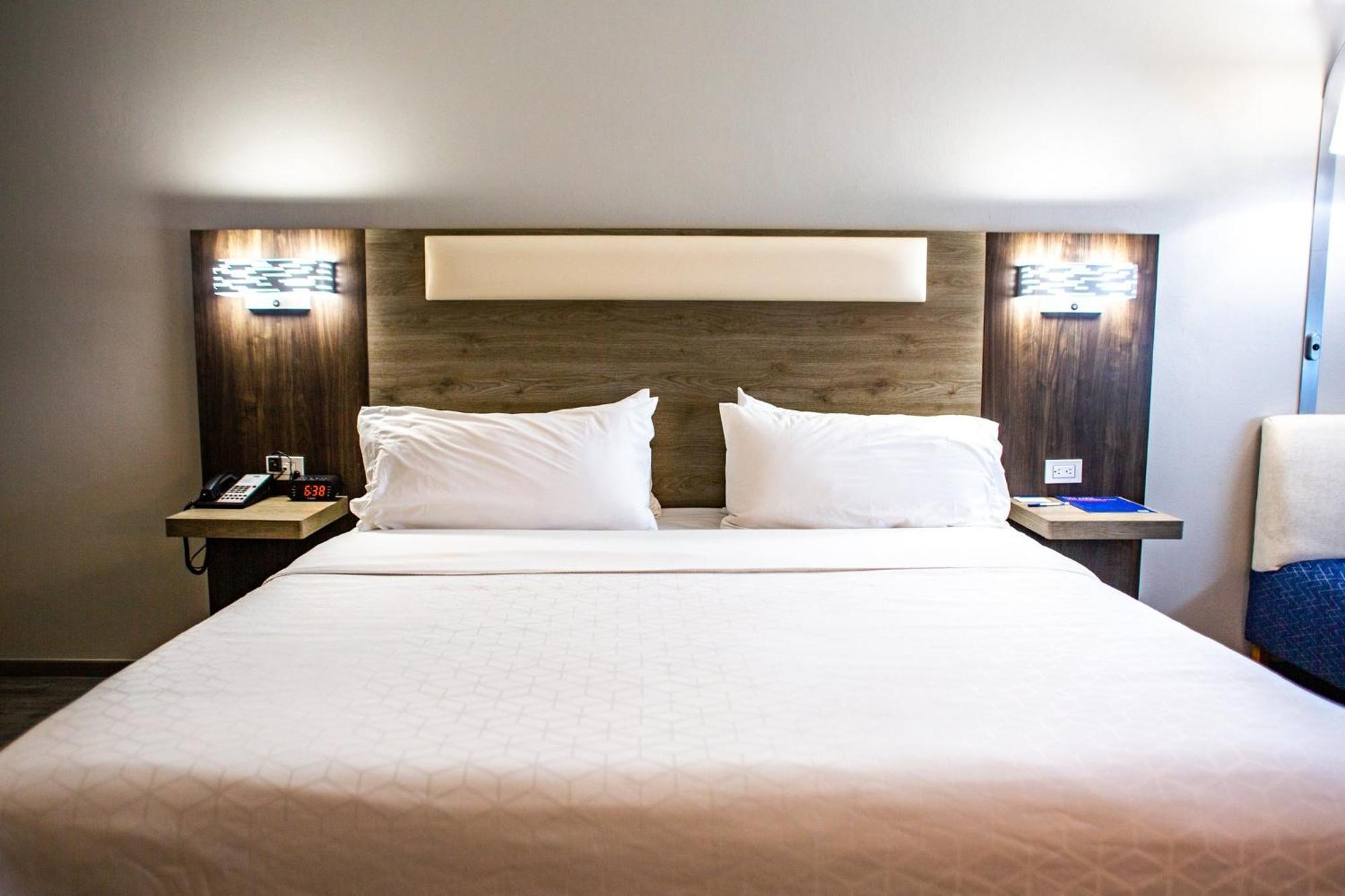 Holiday Inn Express Manzanillo By Ihg Экстерьер фото