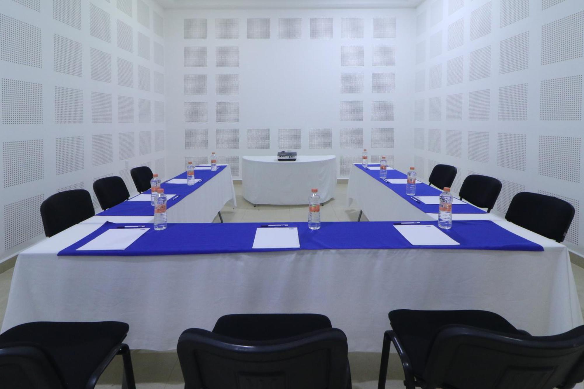 Holiday Inn Express Manzanillo By Ihg Экстерьер фото
