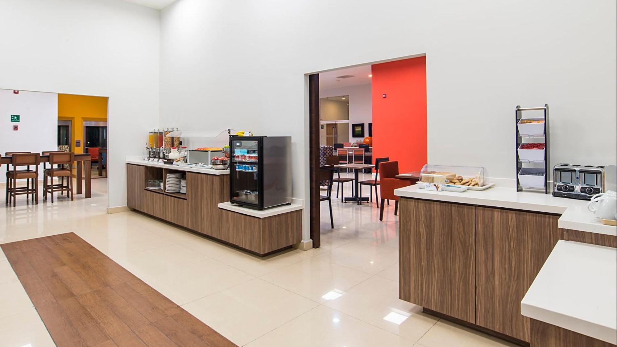 Holiday Inn Express Manzanillo By Ihg Экстерьер фото