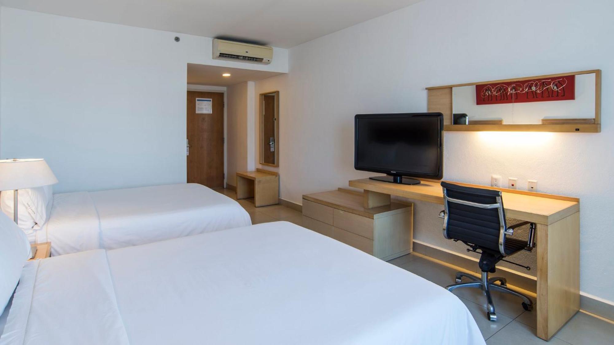 Holiday Inn Express Manzanillo By Ihg Экстерьер фото